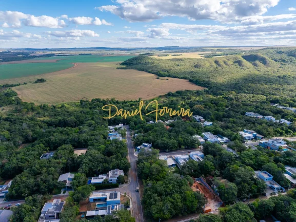 Imagem Terreno de esquina, plano com 1.180 m² no Condomínio Santa Monica