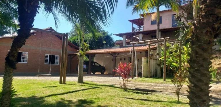 Imagem Sítio à Venda na Colônia Rodrigo Silva – Infraestrutura Completa e 5 minutos do Centro
