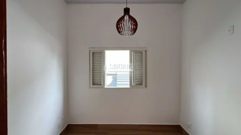 Imagem Encantadora casa de 4 dormitórios no bairro Estados Unidos em Uberaba