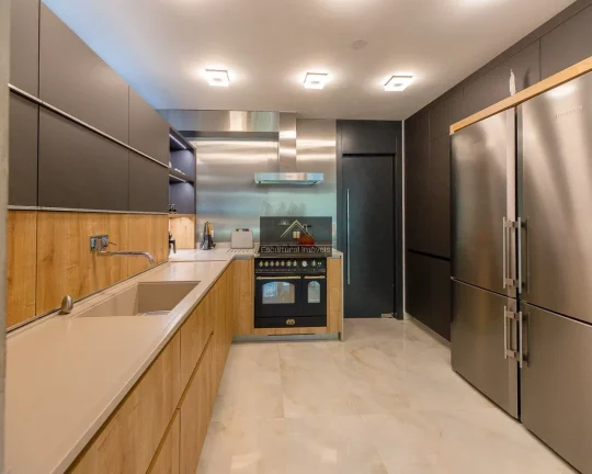 Imagem CAMPO BELO SOBRADO ALTO PADRÃO RECÉM-REFORMADO 425,00 M 4 SUÍTES DUPLEX COPA COZINHA LAREIRA PORCELANATO ÁREA GOURMET PISCINA 4 VAGAS RUA TRAQUILA