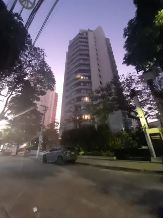 Imagem Apartamento para locação na Vila Nova Conceição, SP: 3 quartos, 1 suíte, 2 banheiros, 2 vagas, 115m²!