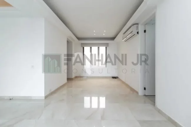 Imagem Venha conhecer este incrível apartamento com 3 quartos e 4 banheiros para alugar, com 225m² de pura sofisticação e conforto! Recentemente reformado,