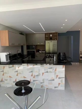 Imagem Casa de luxo em condomínio no Jardim Celeste, Jundiaí-SP: 4 quartos, 4 suítes, 2 salas, 5 banheiros, 4 vagas de garagem, 260m².