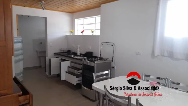 Imagem Casa a Venda na Região de Vila Abernessia, em Campos do Jordão - SP.
