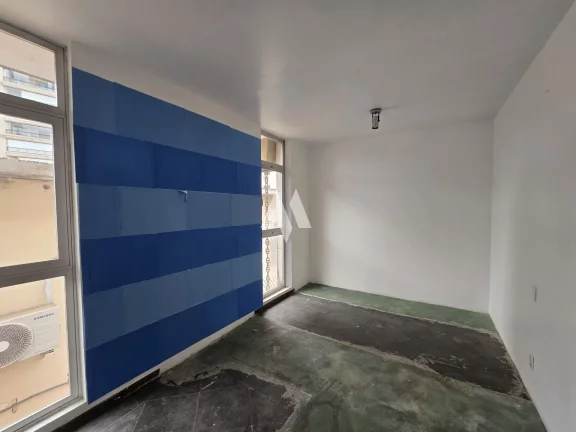 Imagem sobrado 4 dormitórios, 2 vagas, piscina, para locação
