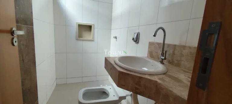 Imagem Casa Nova, com 3 Suítes, área gourmet com Churrasqueira, em Jardim Atlântico, Goiânia/GO