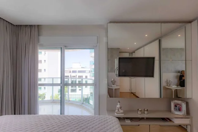 Imagem Apartamento frente mar pronto pra morar! Com 3 suítes e 4 vagas de garagem na Praia Brava - Itajaí