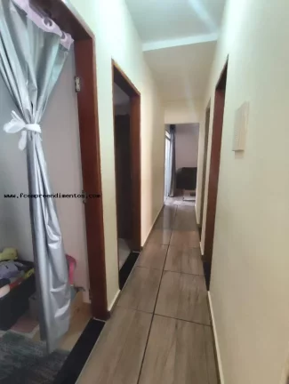 Imagem Casa para Venda em Limeira, Jardim da Graminha, 3 dormitórios, 1 banheiro, 2 vagas