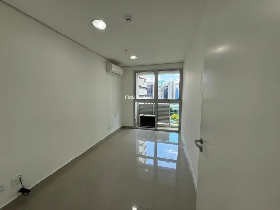 Imagem Conjunto Comercial à Venda na Aclimação: 2 Salas e 1 Vaga de Garagem em São Paulo-SP