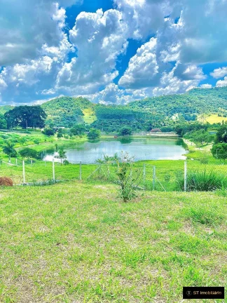 Imagem Casa a venda em Atibaia - Condomínio Fechado, 1.000 m² e 3 Suítes!