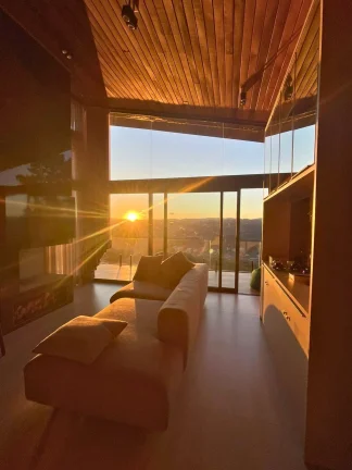 Imagem Casa Contemporânea Nova e Mobiliada