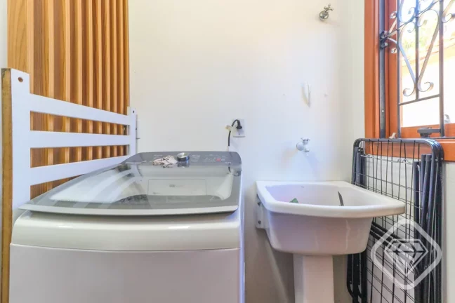 Imagem Casa no Residencial Parque Guadalupe entre a Sociedade Hípica de Porto Alegre e a Sociedade do BRDE...