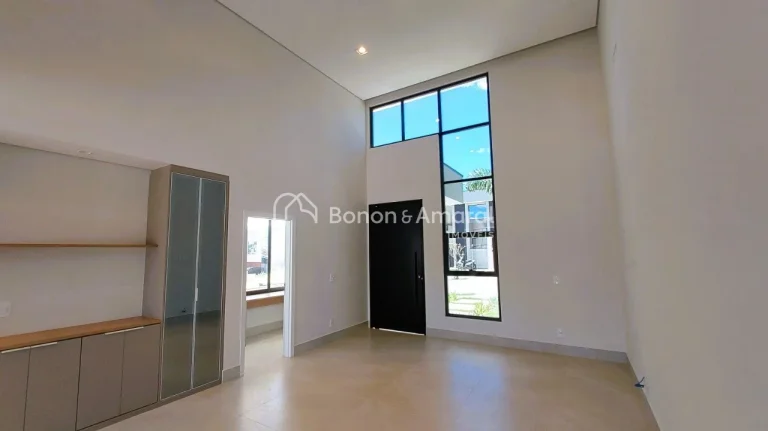 Imagem Descubra o equilíbrio perfeito entre conforto, sofisticação e praticidade nesta charmosa casa té...
