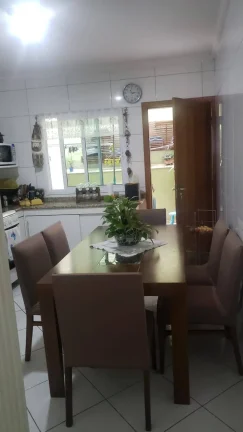 Imagem Sobrado Maravilhoso com 3 Dormitorios e 2 Vagas de Garagens