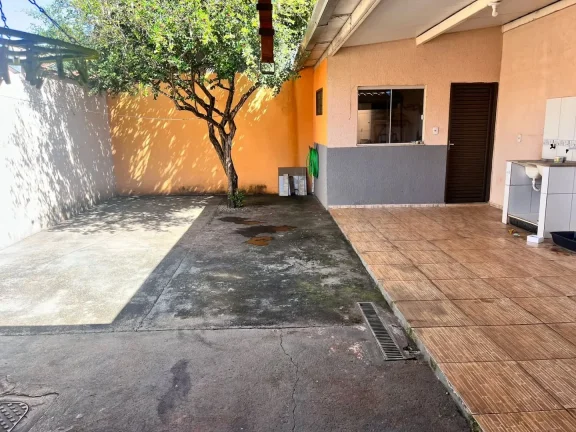 Imagem Casa De 2/4 Com Area Gourmet No Santos Dumont