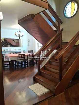 Imagem Casa à venda, 171 m² por R$ 1.100.000,00 - Ermitage - Teresópolis/RJ