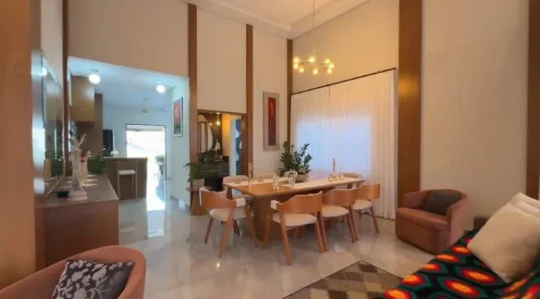 Imagem Casa Sobrado, 3 Dormitórios ( 1 Suíte), 4 Vagas, Terras do Vale - Caçapava.
