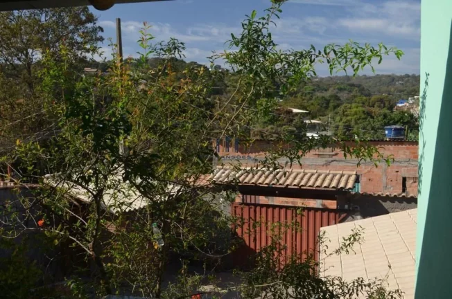 Casa ampla com 120M2 de área construída, São José da Lapa, MG