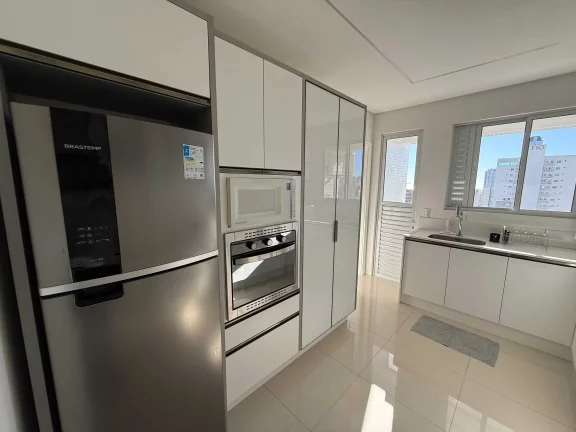 Imagem Apartamento 3 suítes e 3 vagas de garagem no Centro de Balneário Camboriú/SC
