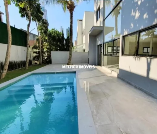 Imagem Casa em Condomínio fechado 4 suítes 4 vagas em Balneário Camboriú.