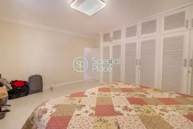 Imagem Linda reforma em apartamento na Alameda Barros. São 213m2 de área privativa, 3 dormitórios ( 1 su...