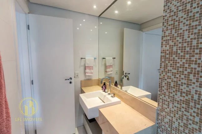 Imagem Apartamento Mobiliado para Locação, com 2 suítes e 2 vagas: Jardim Europa / Itaim Bibi