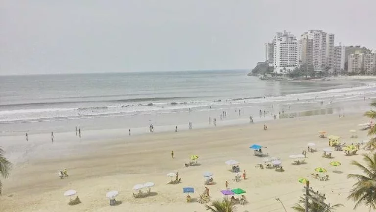 Imagem PRAIA DE ASTÚRIAS - ALTO PADRÃO - LINDO APARTAMENTO FRENTE TOTAL AO MAR - 2 GARAGENS - LAZER TOTAL - VISTA ESPETACULAR - MELHOR LOCAL.