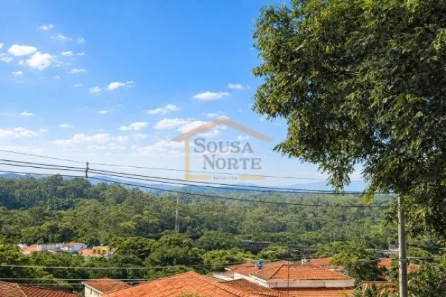Imagem Sobrado com 258 m² de área construída. Possui 4 dormitórios, sendo 3 suítes, 6 banheiros, livin...