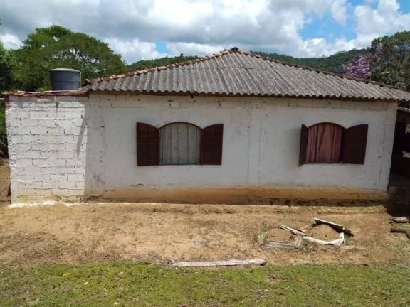 CHÁCARA COM POÇO ARTESIANO NO BAIRRO RIO BONITO - TAPIRAÍ -SP