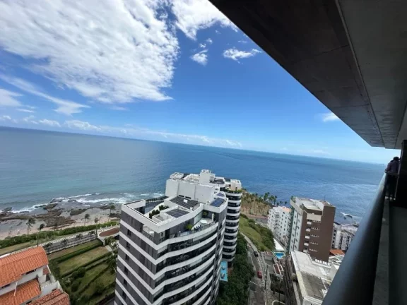 Imagem A 5ª Avenida Imóveis selecionou essa exclusiva unidade de Repasse, no Morro Ipiranga Residence: 4 suítes, andar altíssimo, melhor prumada vista mar