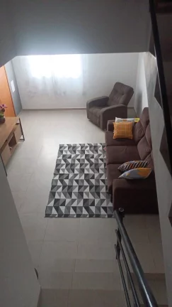 Imagem Lindo Sobrado semi-geminado - Residencial Villa D´este