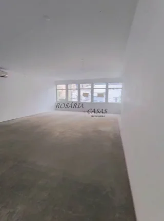 Imagem FRADIQUE SOBRELOJA 200m2