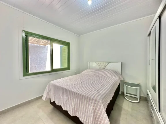 Imagem Casa 2 Dormitórios - Bairro Araçá