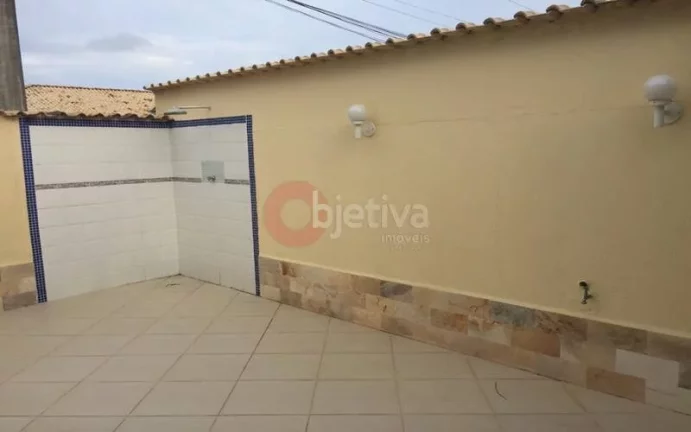 Imagem Casa em cond. com mobília de 2 quartos com 2 suítes na Ogiva em Cabo Frio
