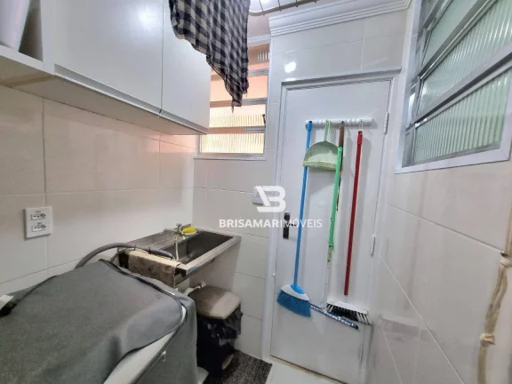 Imagem PITANGUEIRAS- UMA QUADRA DA PRAIA, LOCALIZAÇÃO ESPETACULAR , GARAGEM NO PRÉDIO.