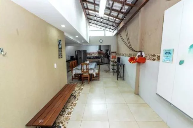 Imagem Casa 04 Quartos, sendo 3 suítes - Santa Amélia
