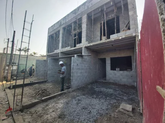 Imagem Sobrado com 2 dormitórios à venda, 76 m² por R$ 360.000,00 - Vila Caiçara - Praia Grande/SP