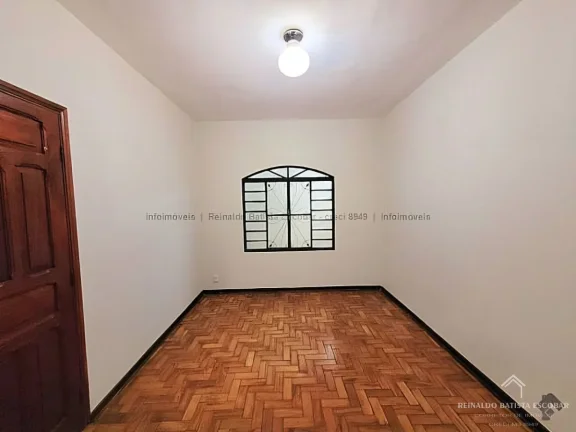 Imagem Casa térrea usada à venda ótima localização próxima ao Horto Florestal