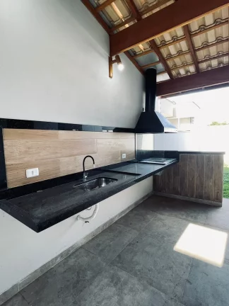 Imagem Casa com 3 quartos, sendo 01 suíte, 154 m², à venda por R$ 700.000