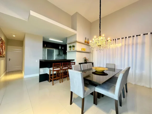Imagem Casa em Condominio 4 Dormitórios - Bairro Centro
