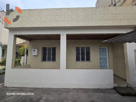 Duas ótimas Casas no Centro de Nova Iguaçu, Área Nobre Rua Floresta Miranda por R$ 600.000,00