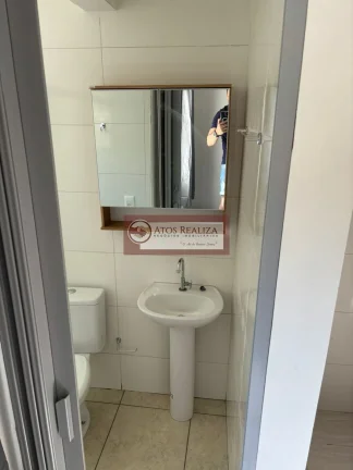 Imagem Alugo Studio no metrô Jabaquara. Studio com Moveis a 8 minutos andando para o metrô Jabaquara. Oportunidade, R$ 1.100 locação, R$ 200 condomínio e IPTU.