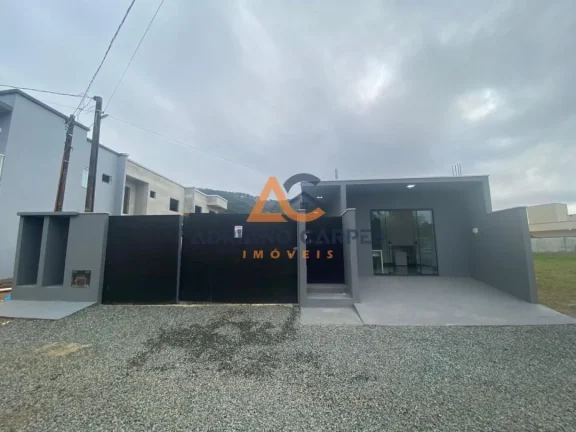 Terreno em Penha-SC de 300m² com sala comercial e Kitnet construída no bairro de Gravatá, projeto para 20 Lofts a venda por Adriano Carpes Imóveis