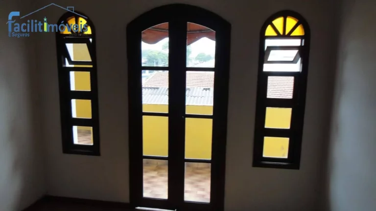Imagem CASA AO LADO DO SHOPPING GOLDEN 3 DORMITÓRIOS - JARDIM DO MAR - SBC
