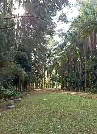 Imagem ???? "Um sítio DENTRO da cidade? Com 5 casas prontas e a 5 MINUTOS da represa!"
