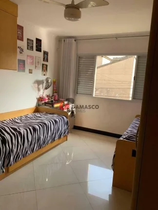 Imagem Sobrado à venda 3 Quartos, 1 Suite, 4 Vagas, 383M², Cerâmica, São Caetano do Sul - SP