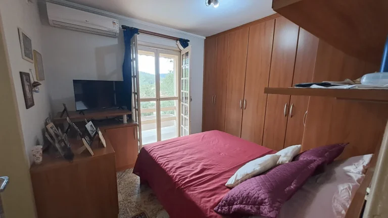 Imagem Sobrado à venda - Área ùtil 280 m2 com 3 dormitórios sendo 1 suíte - 3 vagas - Loteamento Champs Pri