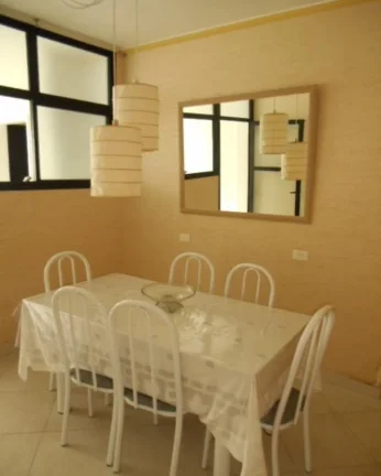 Imagem Apartamento à venda no Guarujá na Praia das Pitangueiras.