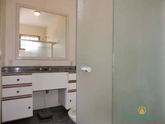 Imagem Cond Forest Hills - Casa Colonial, 4 sts e piscina! Ao lado do clube!