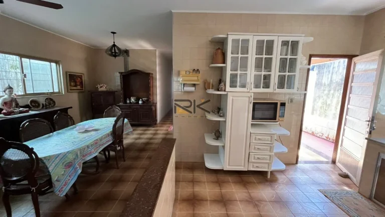 Imagem Casa à venda no bairro do Itaguá com 3 dormitórios,sala de estar e varanda
